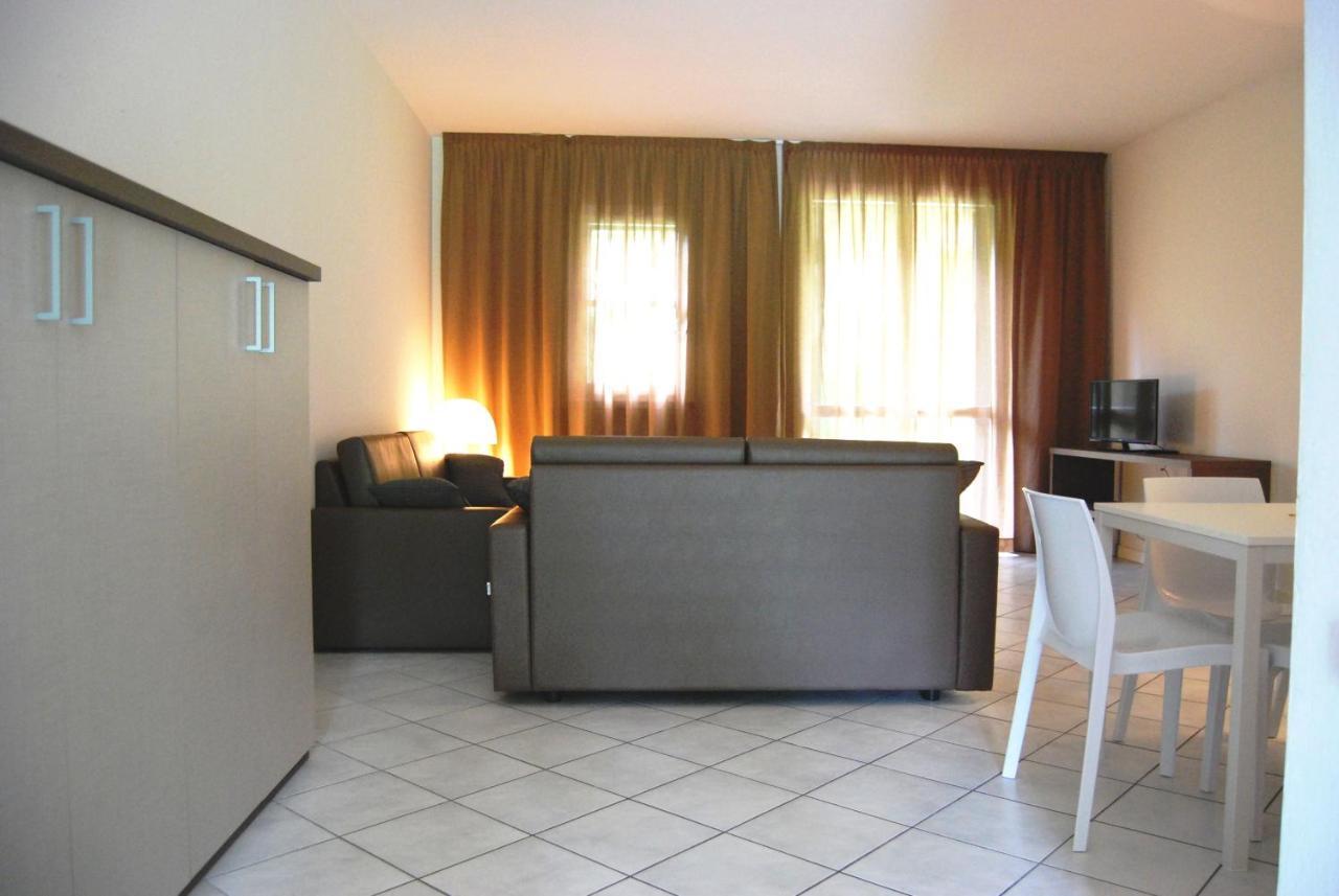 Residenze Al Colle Dei Pini Aparthotel Riccione Buitenkant foto