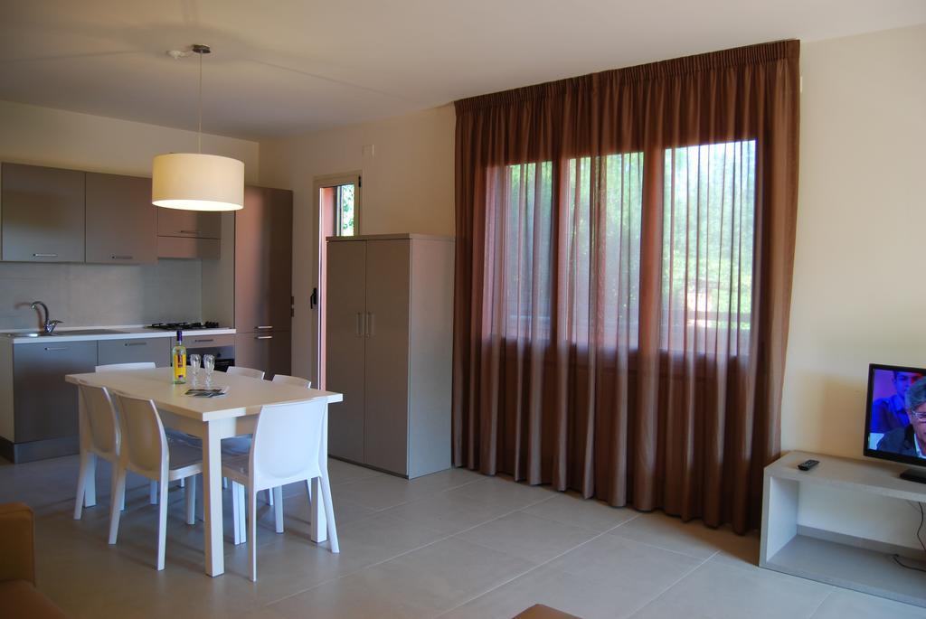 Residenze Al Colle Dei Pini Aparthotel Riccione Kamer foto