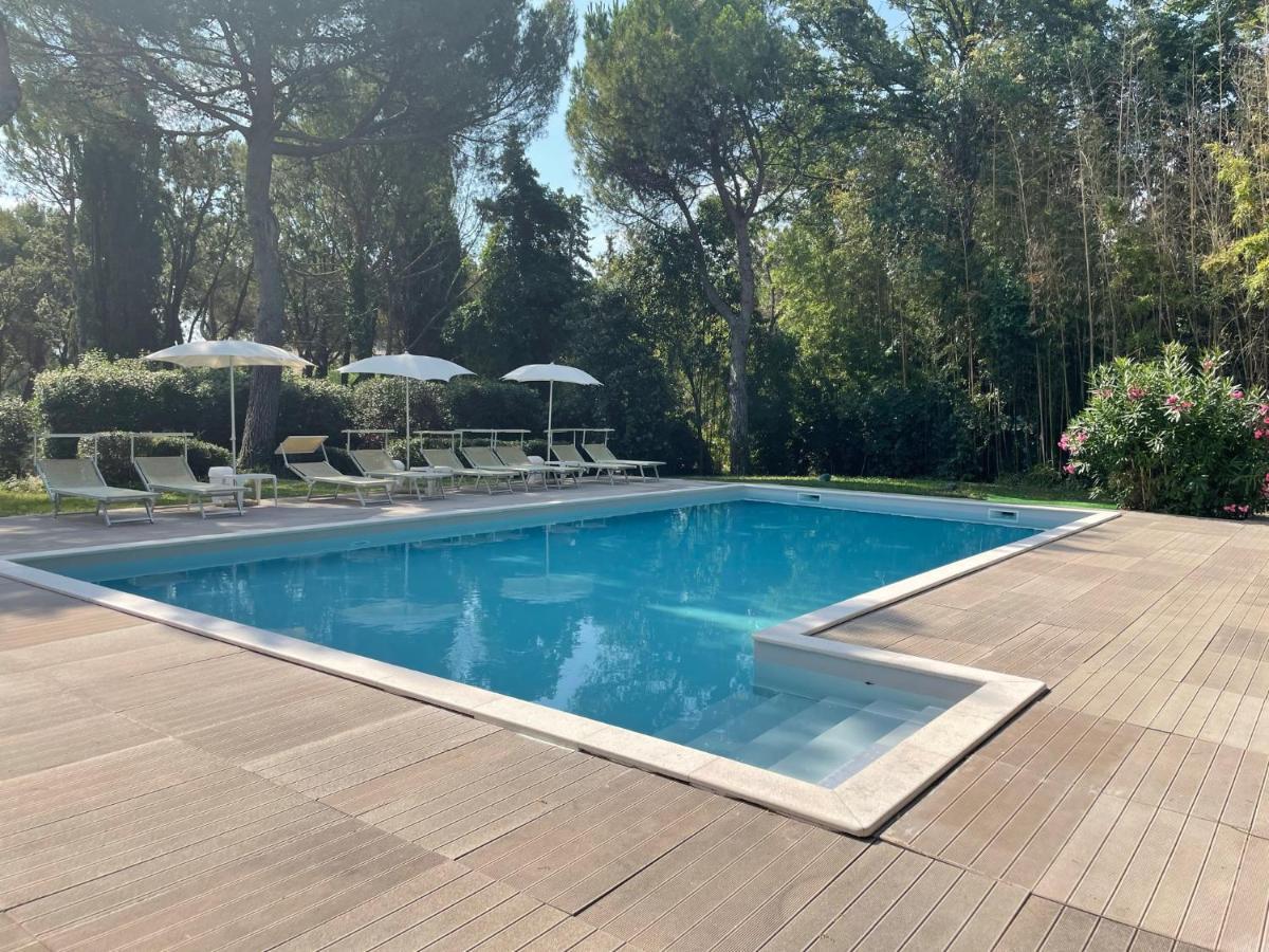Residenze Al Colle Dei Pini Aparthotel Riccione Buitenkant foto
