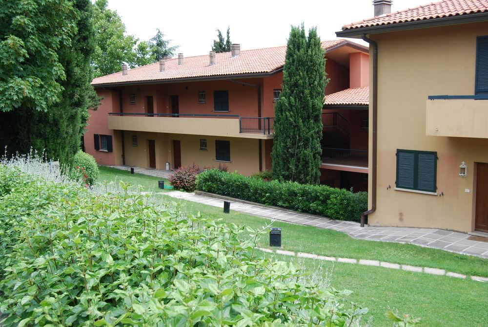 Residenze Al Colle Dei Pini Aparthotel Riccione Buitenkant foto