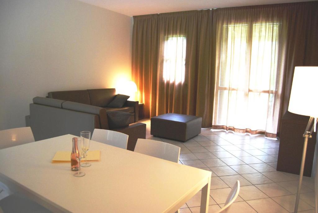 Residenze Al Colle Dei Pini Aparthotel Riccione Kamer foto