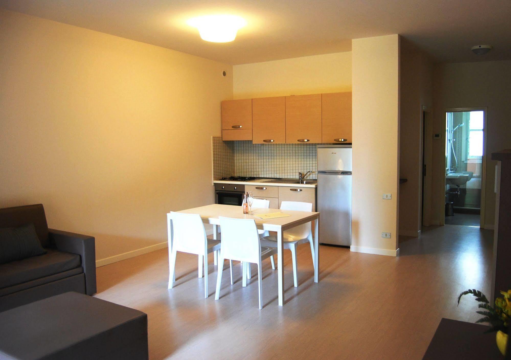 Residenze Al Colle Dei Pini Aparthotel Riccione Buitenkant foto