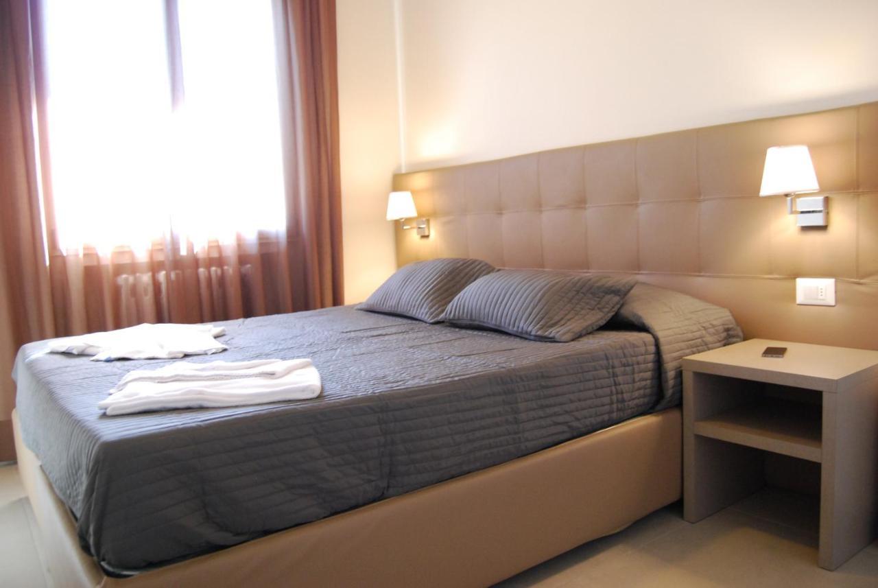 Residenze Al Colle Dei Pini Aparthotel Riccione Buitenkant foto