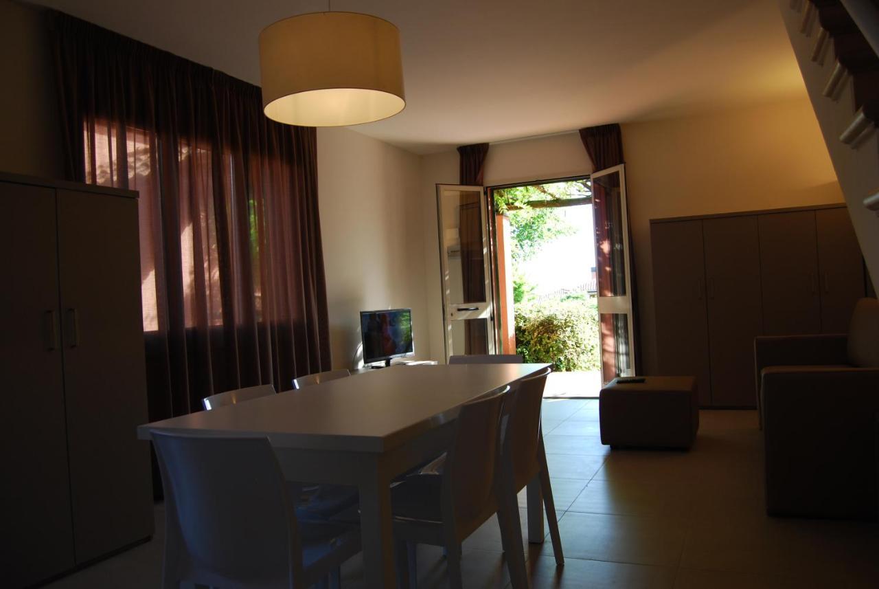 Residenze Al Colle Dei Pini Aparthotel Riccione Buitenkant foto